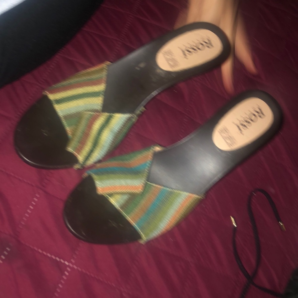 Heels - Picture 3 of 4